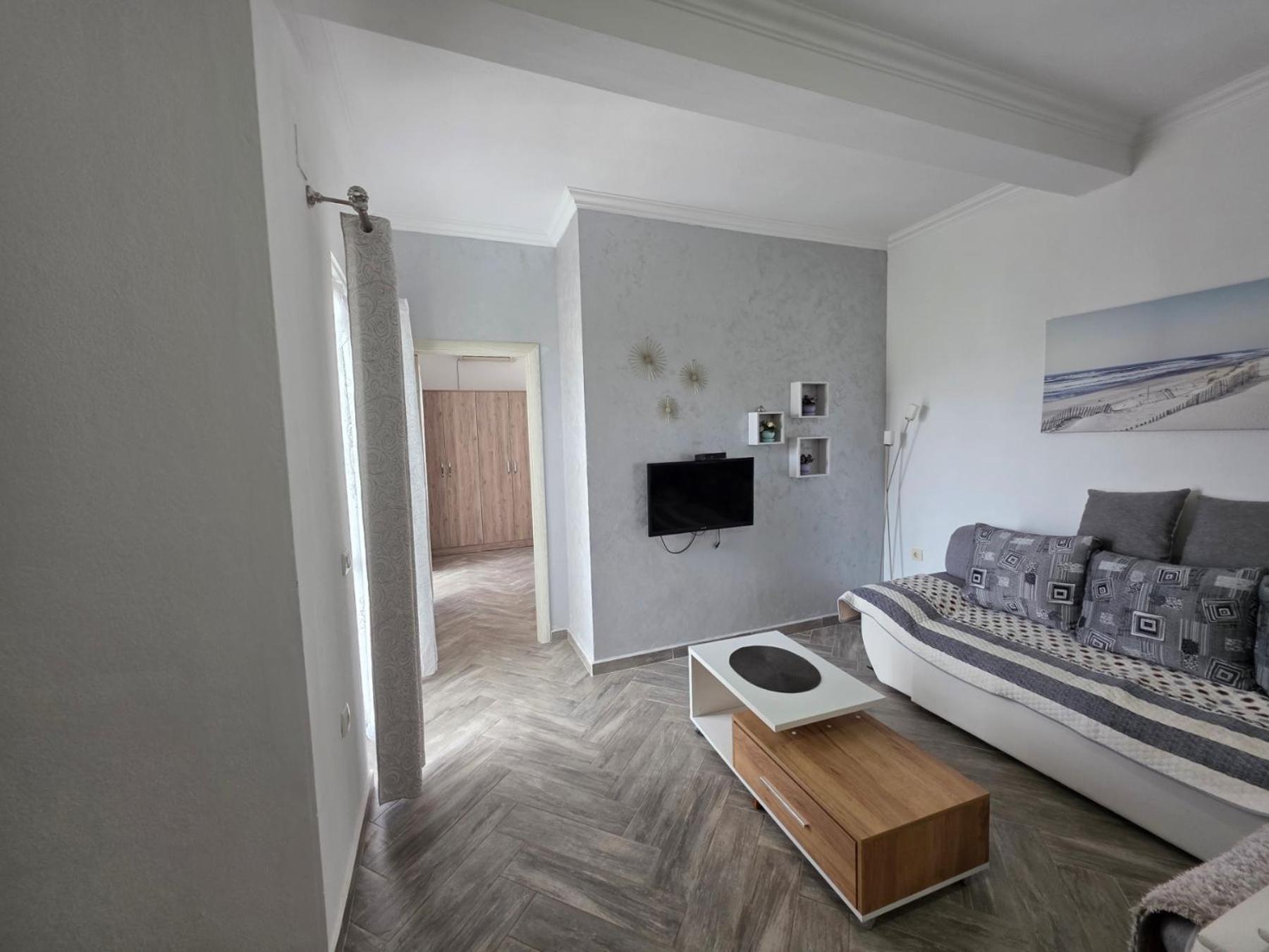 Apartments Cota Guesthouse Ulcinj Exterior photo