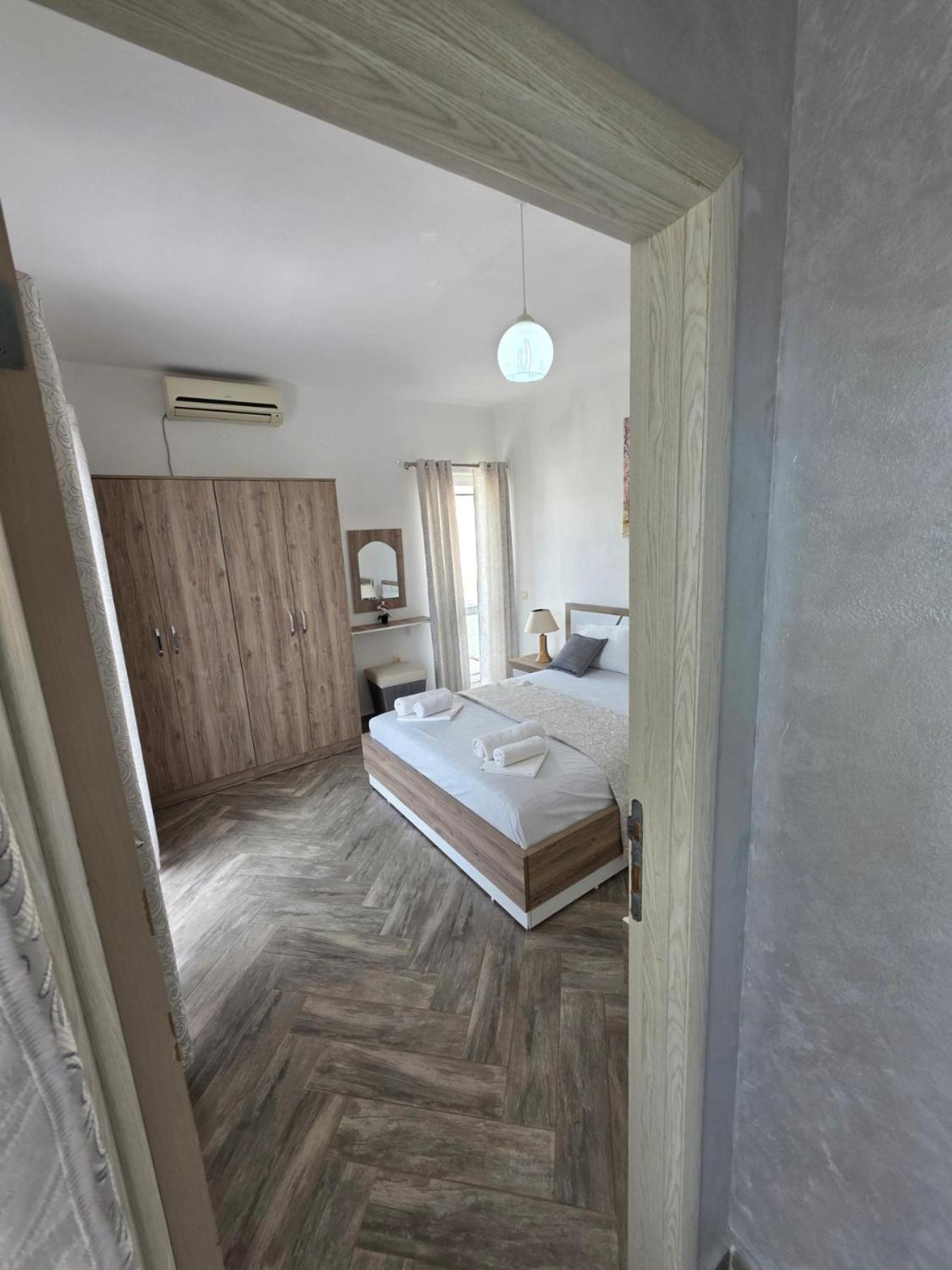 Apartments Cota Guesthouse Ulcinj Exterior photo